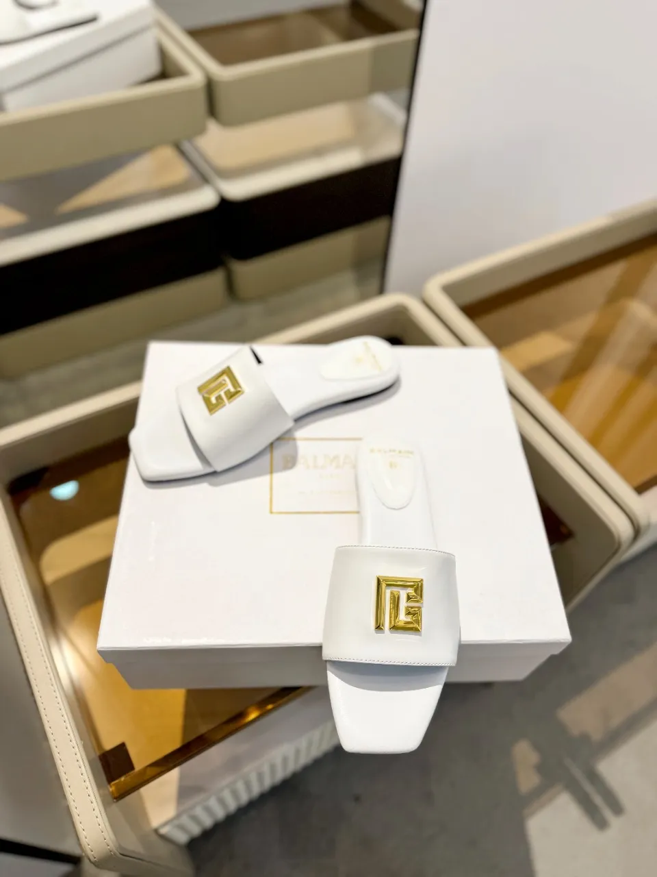 Balmain ホワイト ファッションフラットスリッパ - 画像 (5)