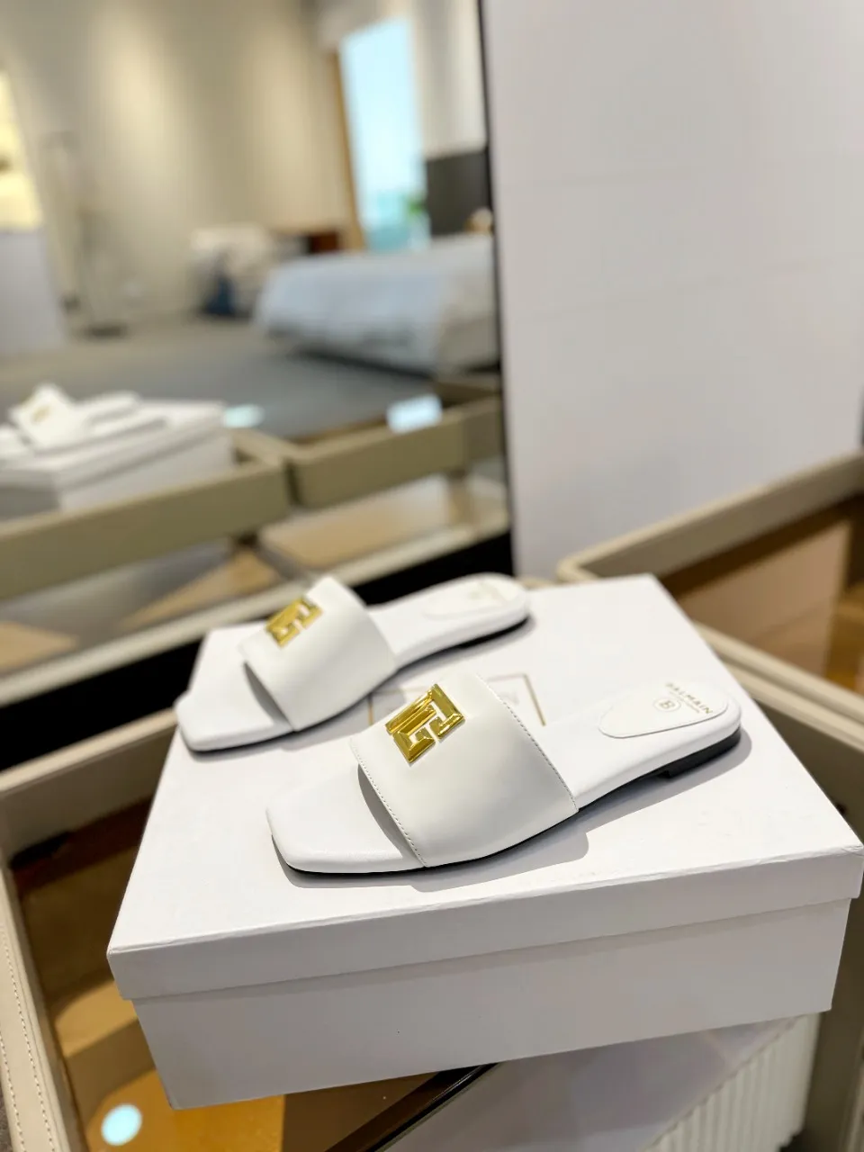 Balmain ホワイト ファッションフラットスリッパ - 画像 (6)