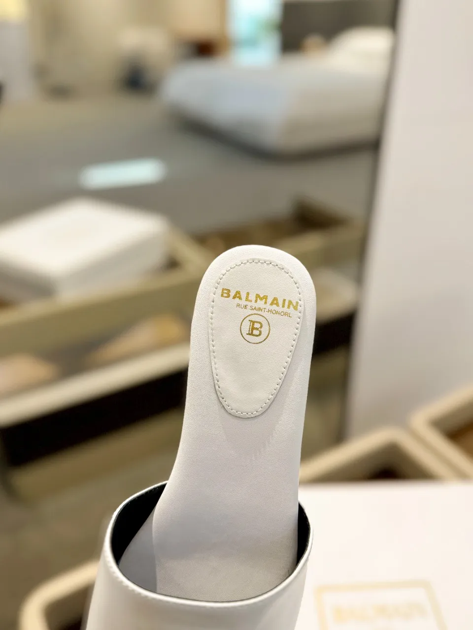 Balmain ホワイト ファッションフラットスリッパ - 画像 (9)