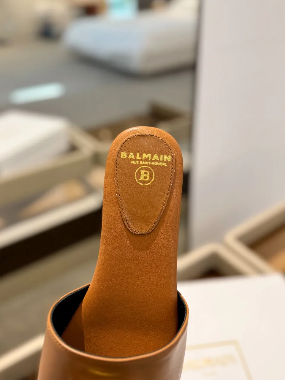 Balmain 2024春夏新作 茶色フラットビーチサンダル - 画像 (10)