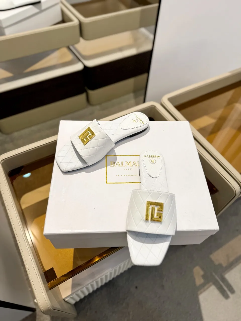 Balmain ホワイト ファッション ビーチサンダル 2024 - 画像 (4)