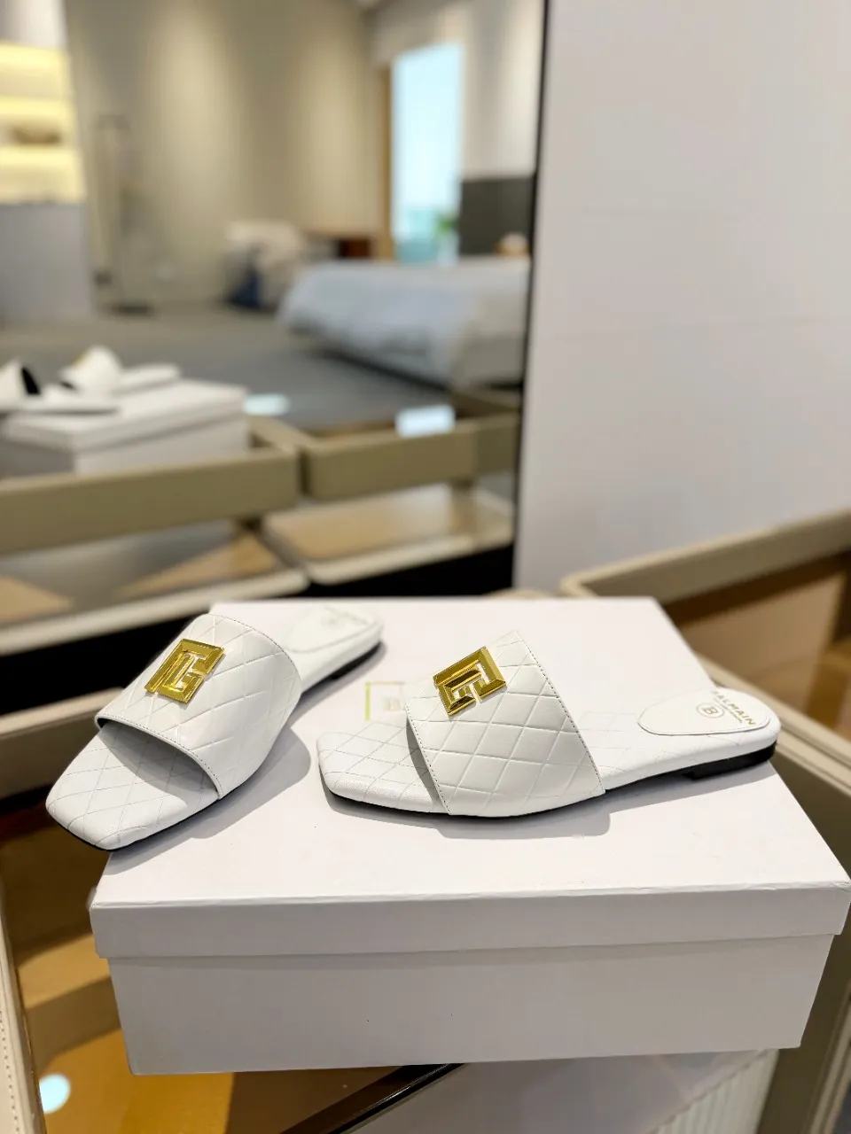 Balmain ホワイト ファッション ビーチサンダル 2024 - 画像 (6)