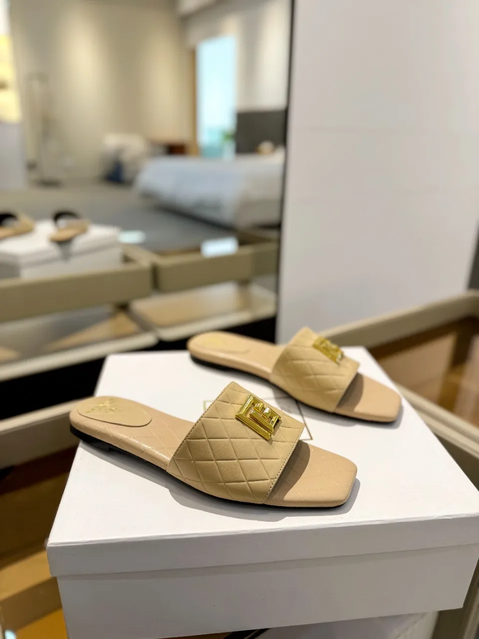 Balmainベージュファッションフラットスリッパ2024 - 画像 (3)
