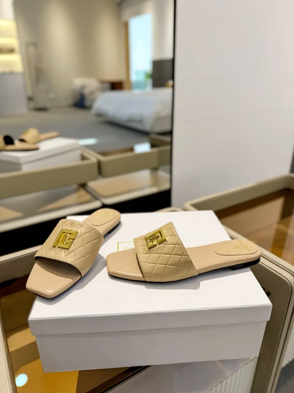 Balmainベージュファッションフラットスリッパ2024 - 画像 (4)