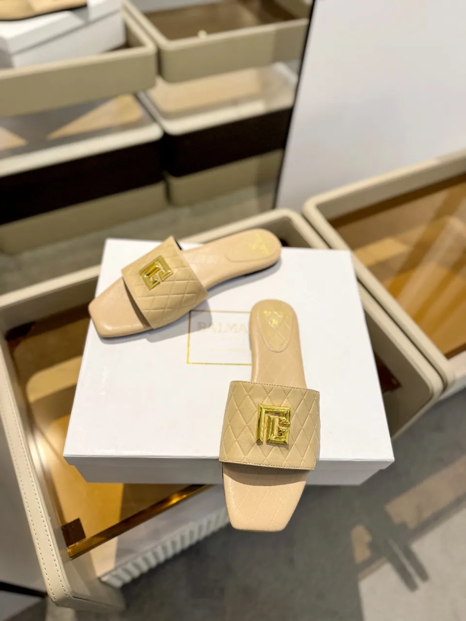 Balmainベージュファッションフラットスリッパ2024 - 画像 (6)