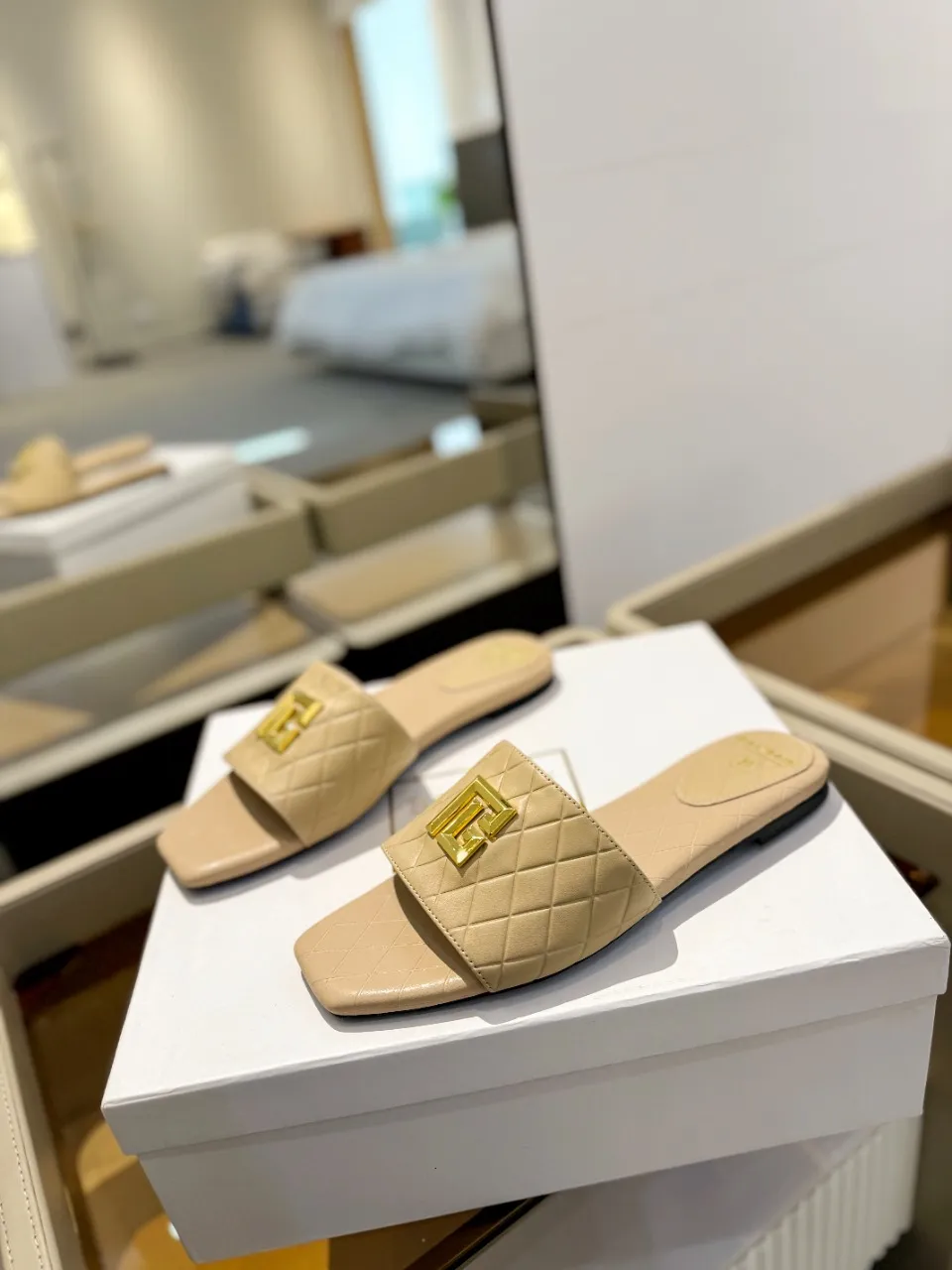 Balmainベージュファッションフラットスリッパ2024 - 画像 (7)