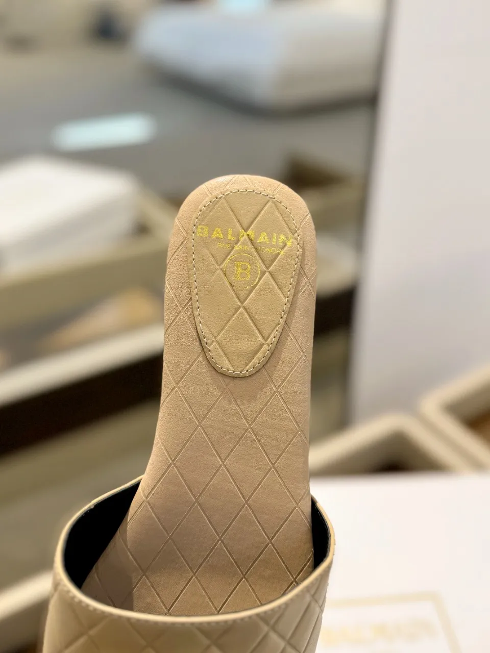 Balmainベージュファッションフラットスリッパ2024 - 画像 (8)