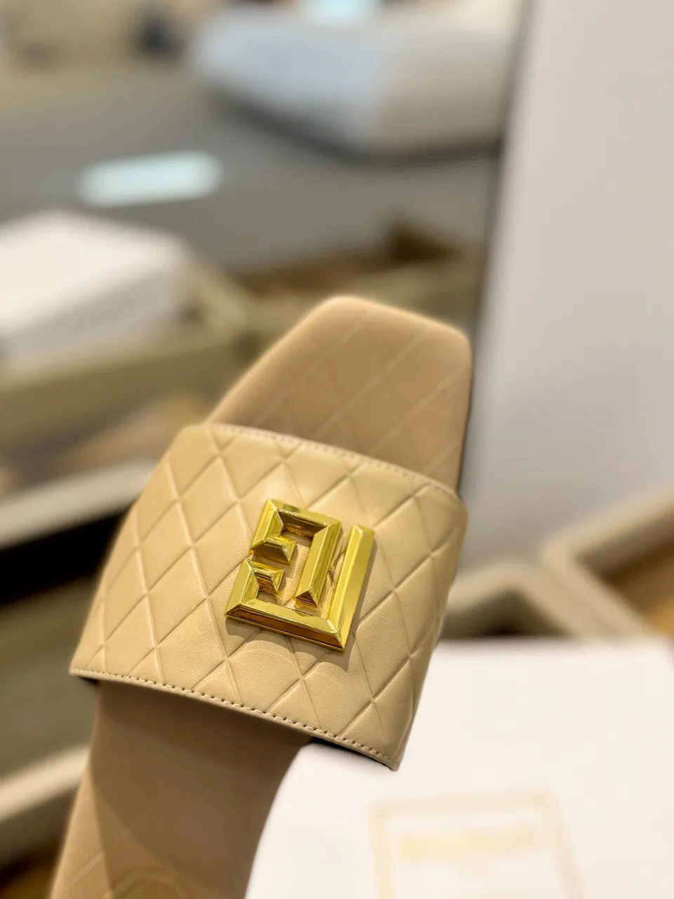 Balmainベージュファッションフラットスリッパ2024 - 画像 (9)