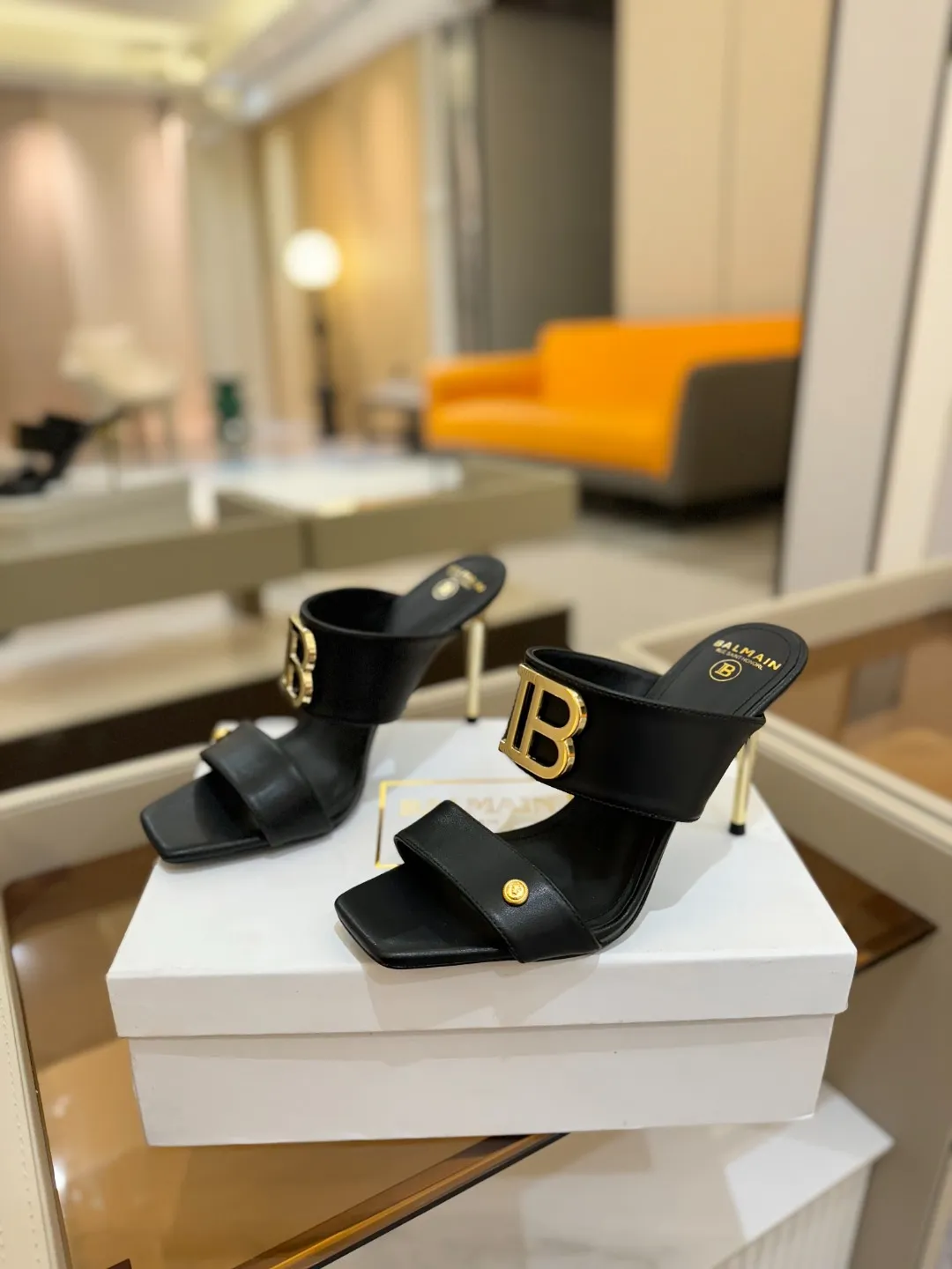 Balmain 2025春夏金属バックル黒ハイヒールのスリッパ - 画像 (4)