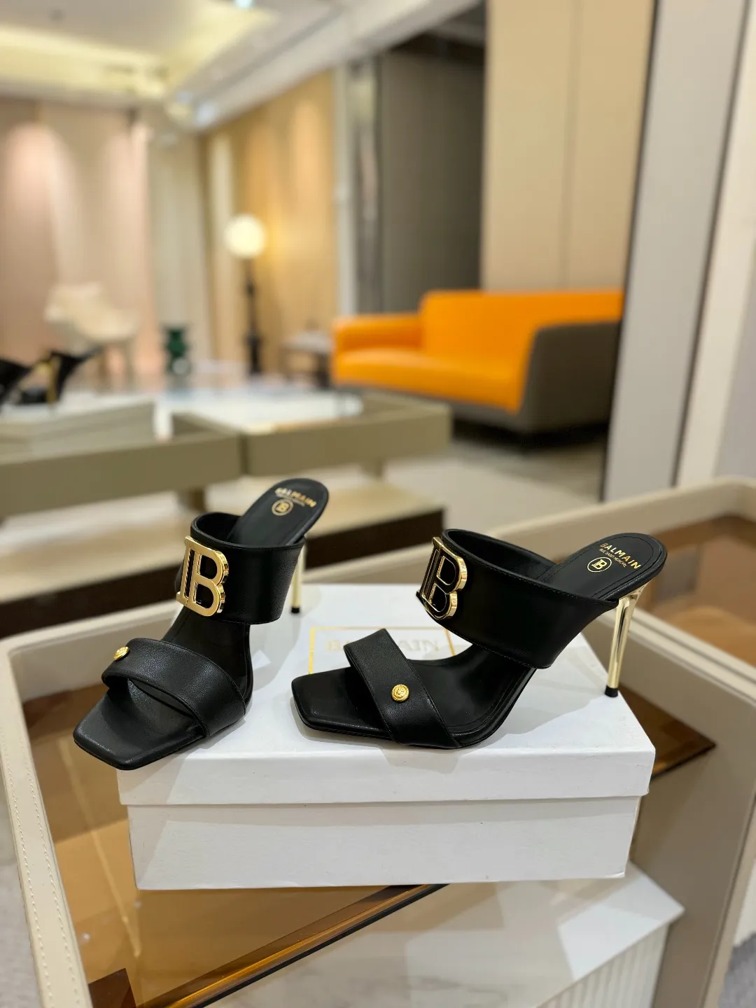 Balmain 2025春夏金属バックル黒ハイヒールのスリッパ - 画像 (7)