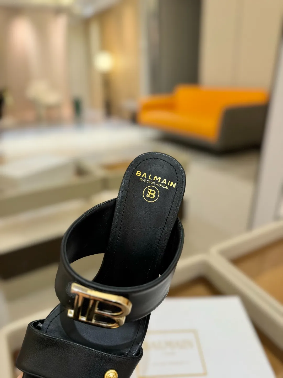 Balmain 2025春夏金属バックル黒ハイヒールのスリッパ - 画像 (10)