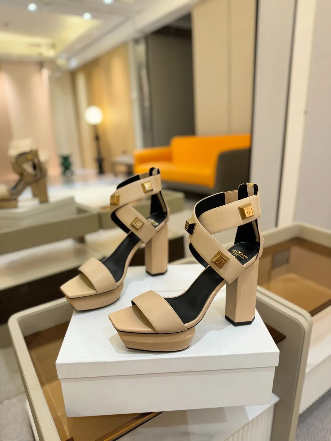 Balmain 2025 防水プラットフォームベージュハイヒールサンダル - 画像 (4)