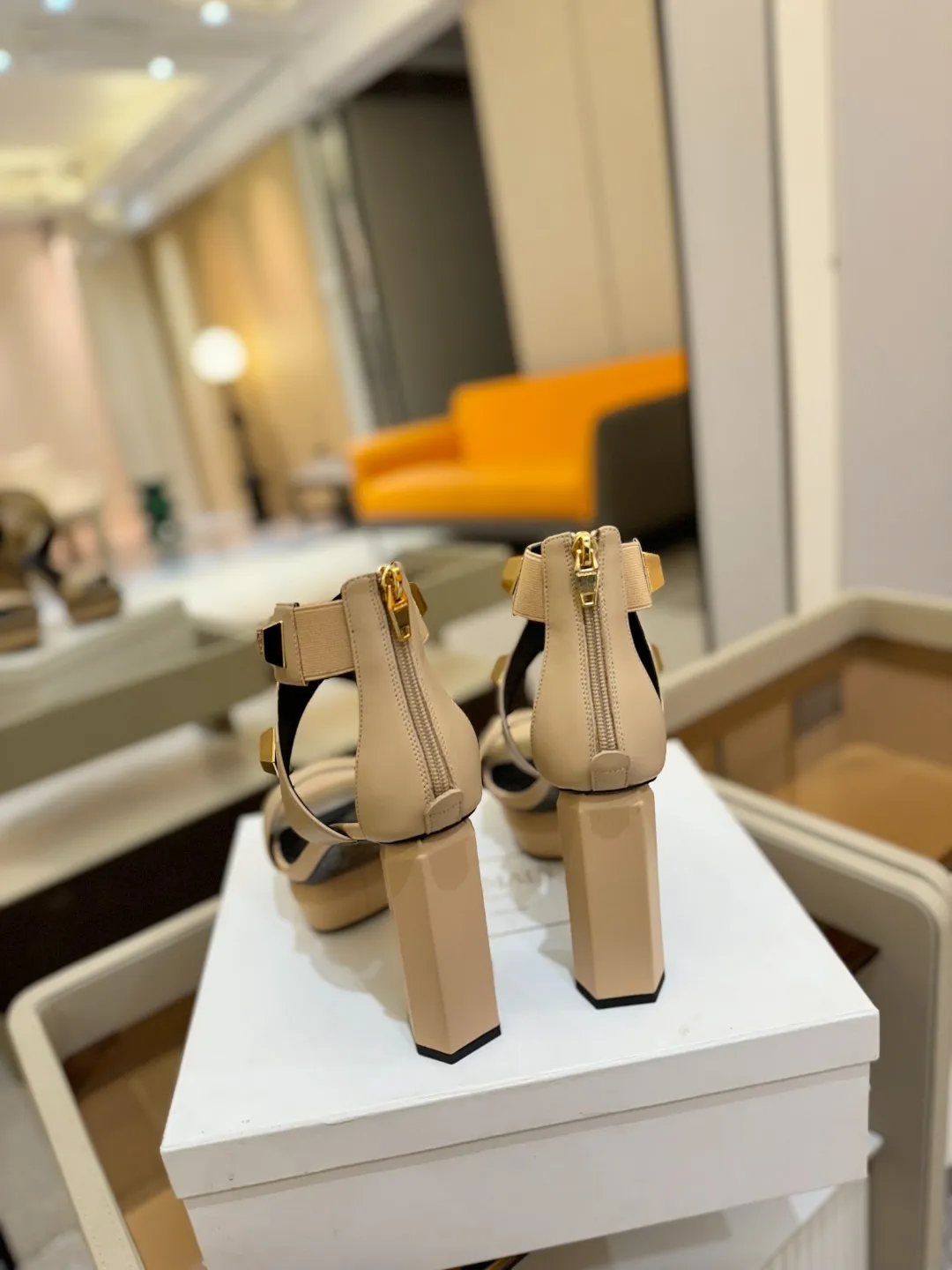 Balmain 2025 防水プラットフォームベージュハイヒールサンダル - 画像 (7)