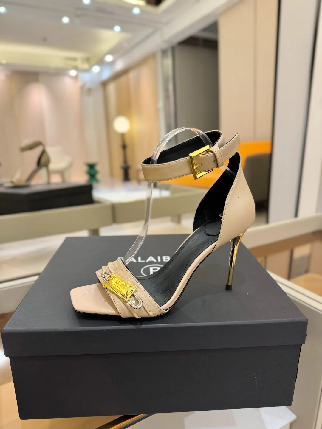 Balmain 2025 ファッションベージュハイヒールサンダル