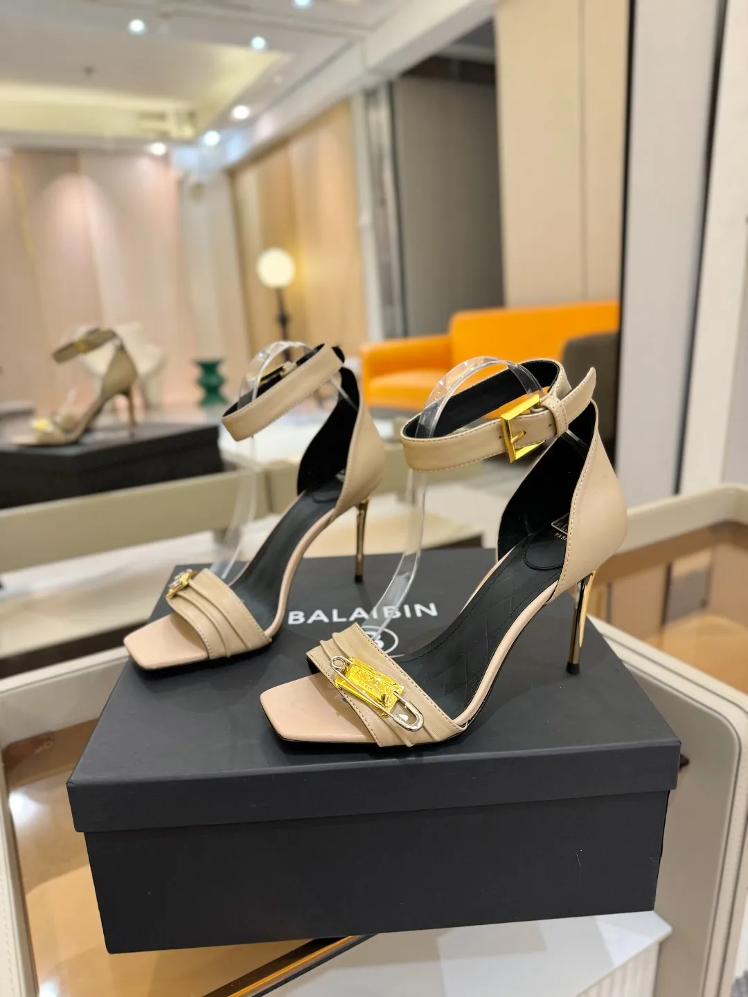Balmain 2025 ファッションベージュハイヒールサンダル - 画像 (4)