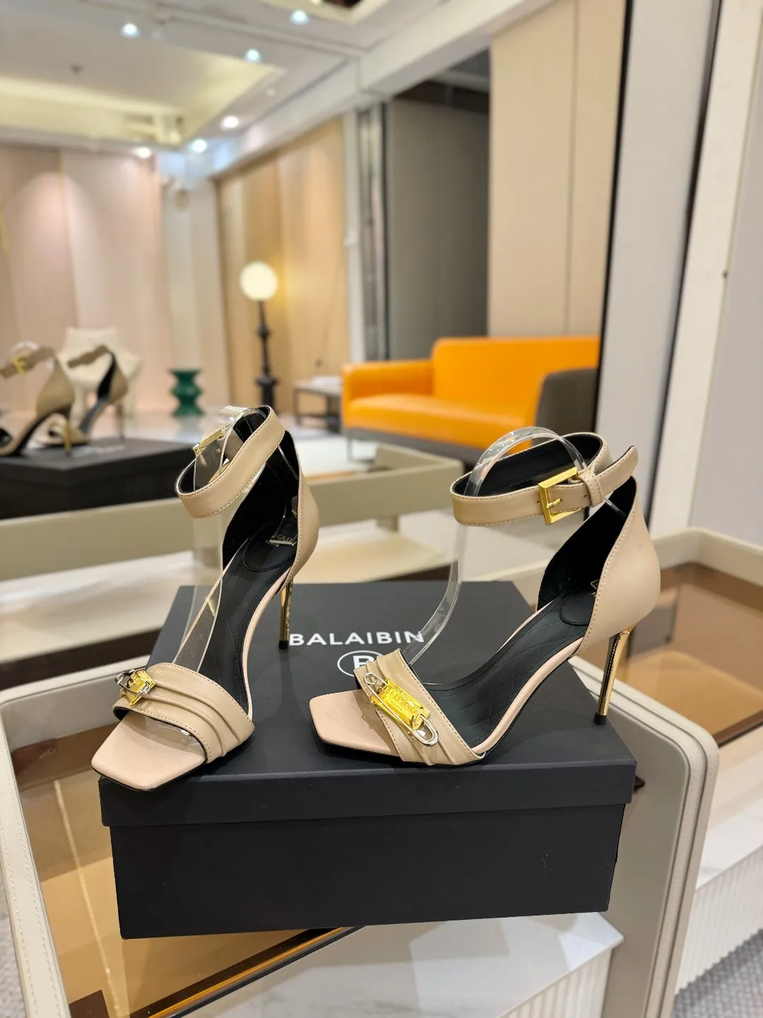 Balmain 2025 ファッションベージュハイヒールサンダル - 画像 (5)