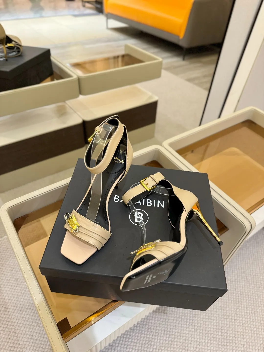 Balmain 2025 ファッションベージュハイヒールサンダル - 画像 (7)