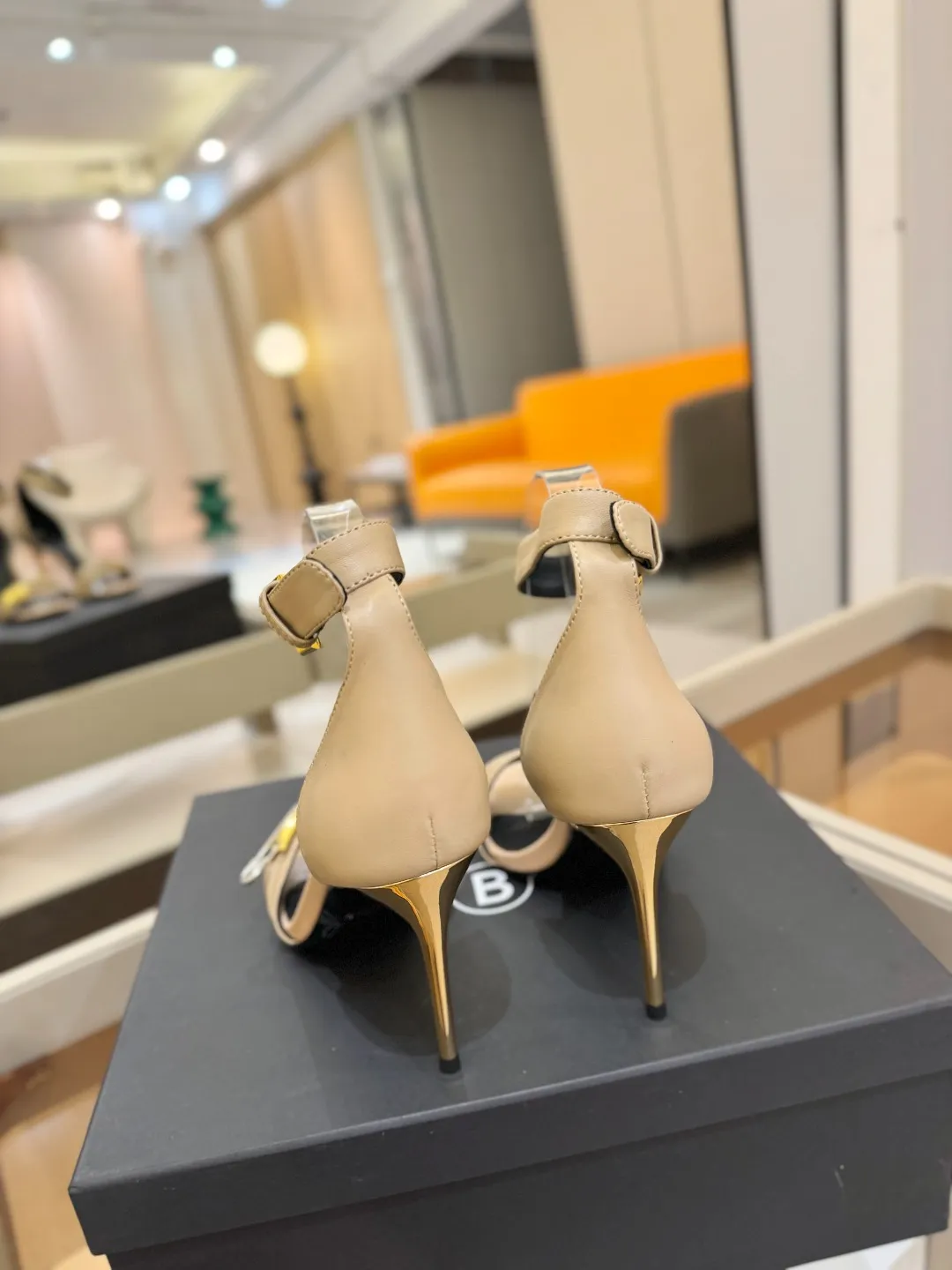 Balmain 2025 ファッションベージュハイヒールサンダル - 画像 (9)