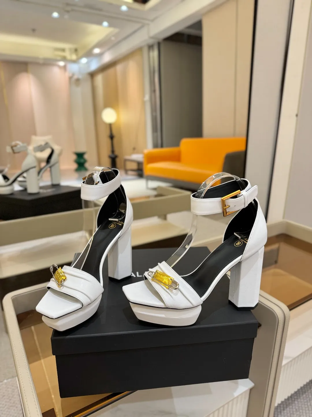 Balmain 白 ファッションプラットフォームサンダル - 画像 (7)