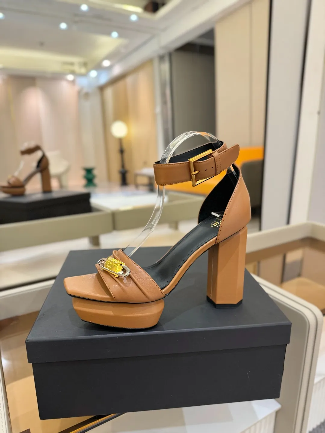 Balmain 2025 防水プラットフォームファッションハイヒールサンダル 茶色