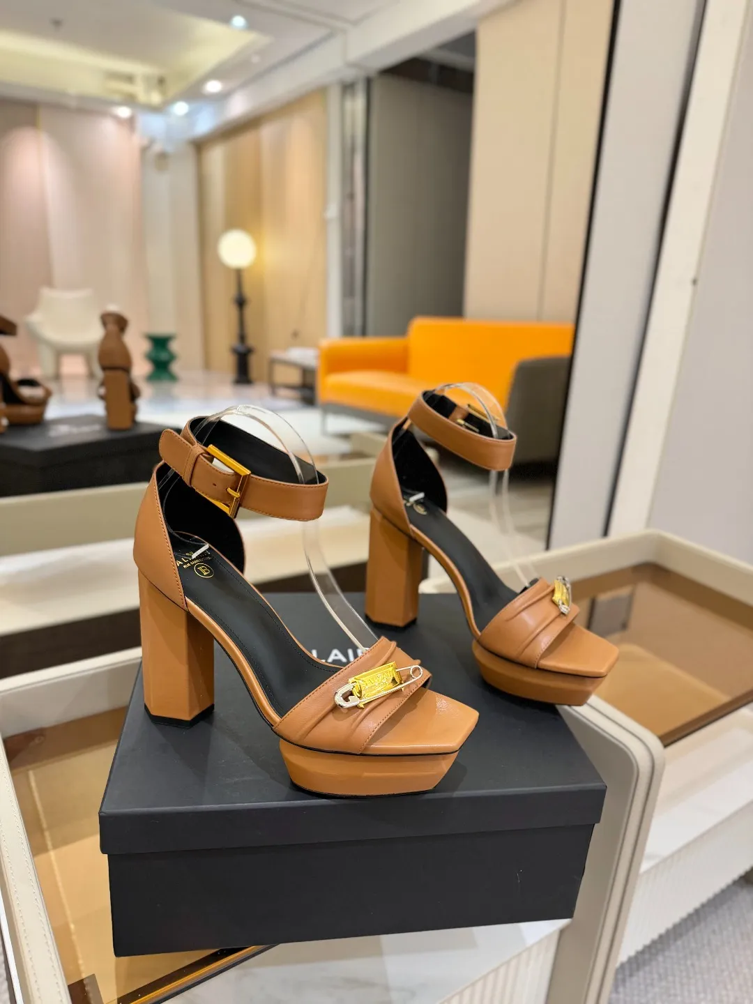 Balmain 2025 防水プラットフォームファッションハイヒールサンダル 茶色 - 画像 (3)