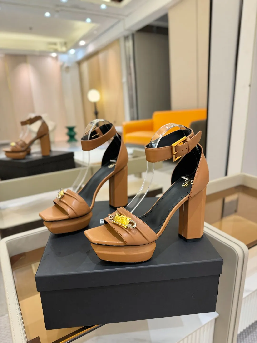 Balmain 2025 防水プラットフォームファッションハイヒールサンダル 茶色 - 画像 (4)