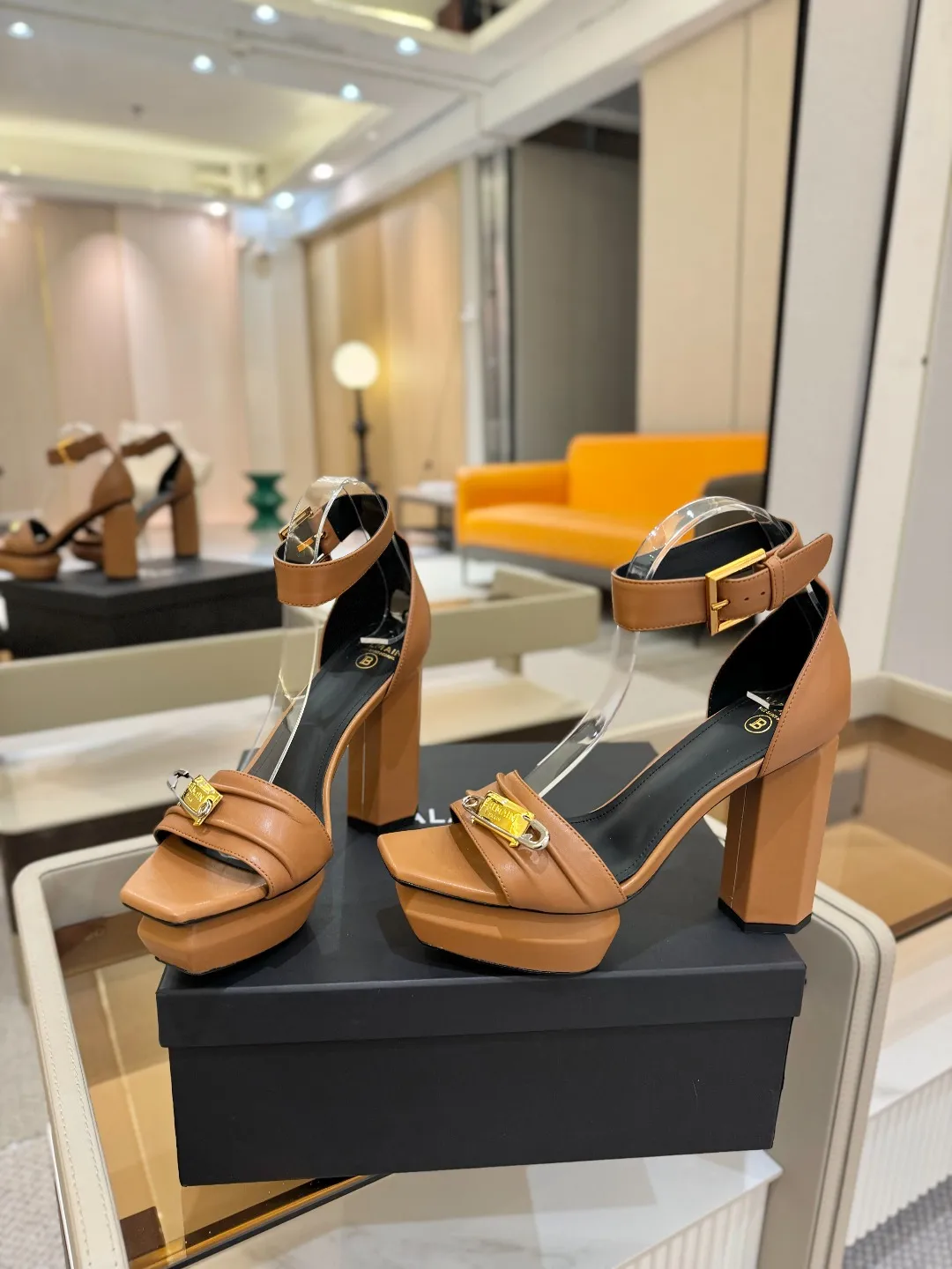 Balmain 2025 防水プラットフォームファッションハイヒールサンダル 茶色 - 画像 (5)