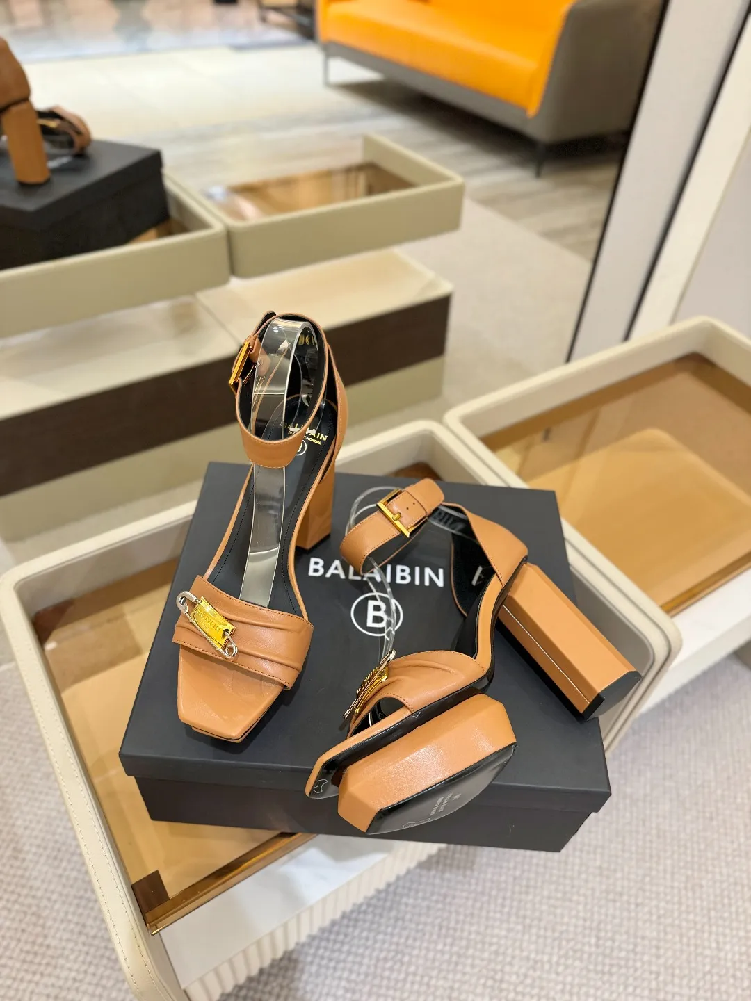 Balmain 2025 防水プラットフォームファッションハイヒールサンダル 茶色 - 画像 (8)