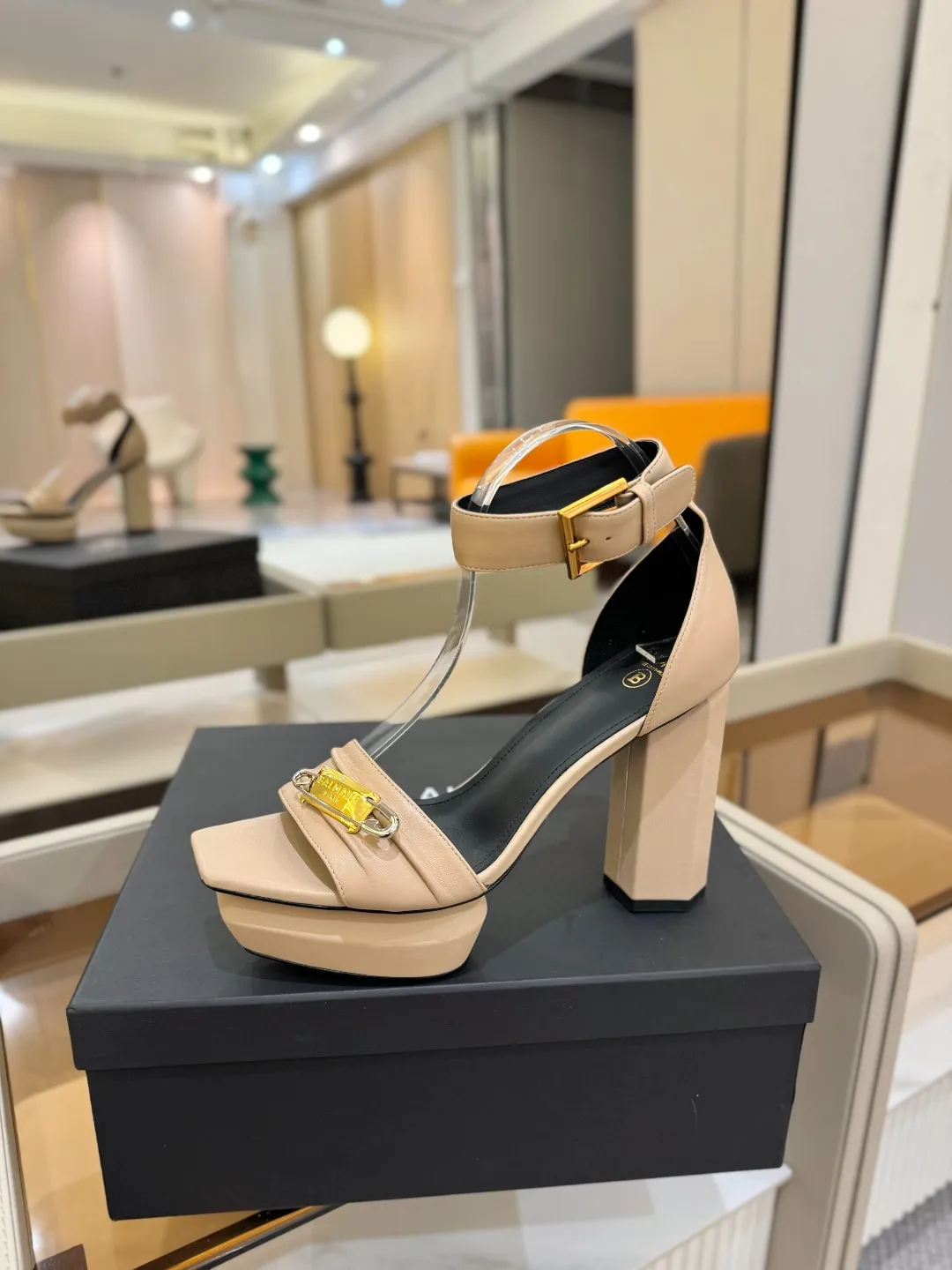 Balmain 2025 防水プラットフォームファッションハイヒールサンダルベージュ