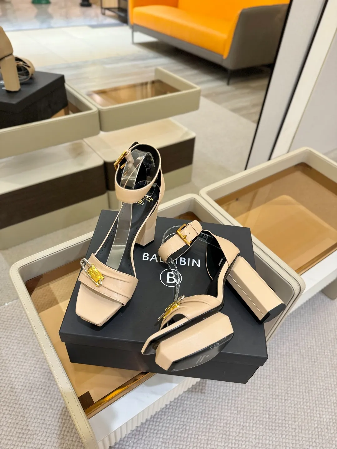 Balmain 2025 防水プラットフォームファッションハイヒールサンダルベージュ - 画像 (6)