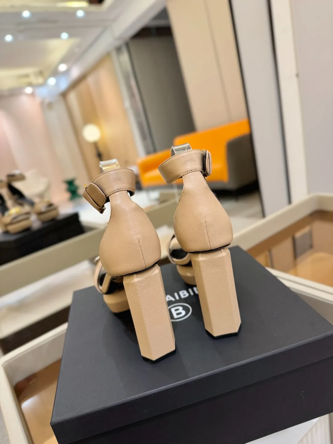 Balmain 2025 防水プラットフォームファッションハイヒールサンダルベージュ - 画像 (8)