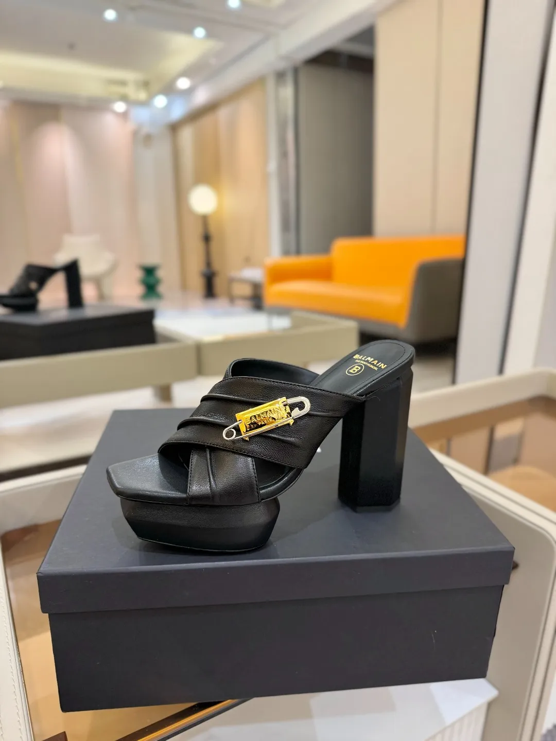 Balmain ブラック防水プラットフォームハイヒールスリッパ