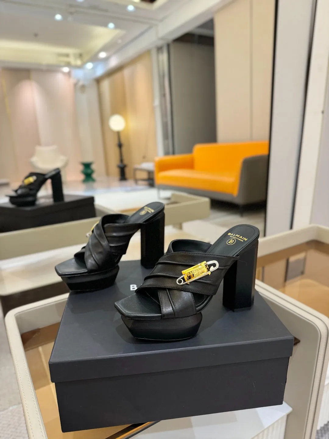 Balmain ブラック防水プラットフォームハイヒールスリッパ - 画像 (4)