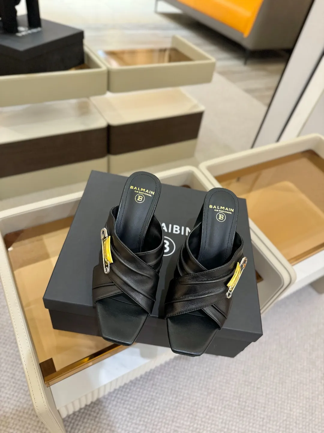 Balmain ブラック防水プラットフォームハイヒールスリッパ - 画像 (5)