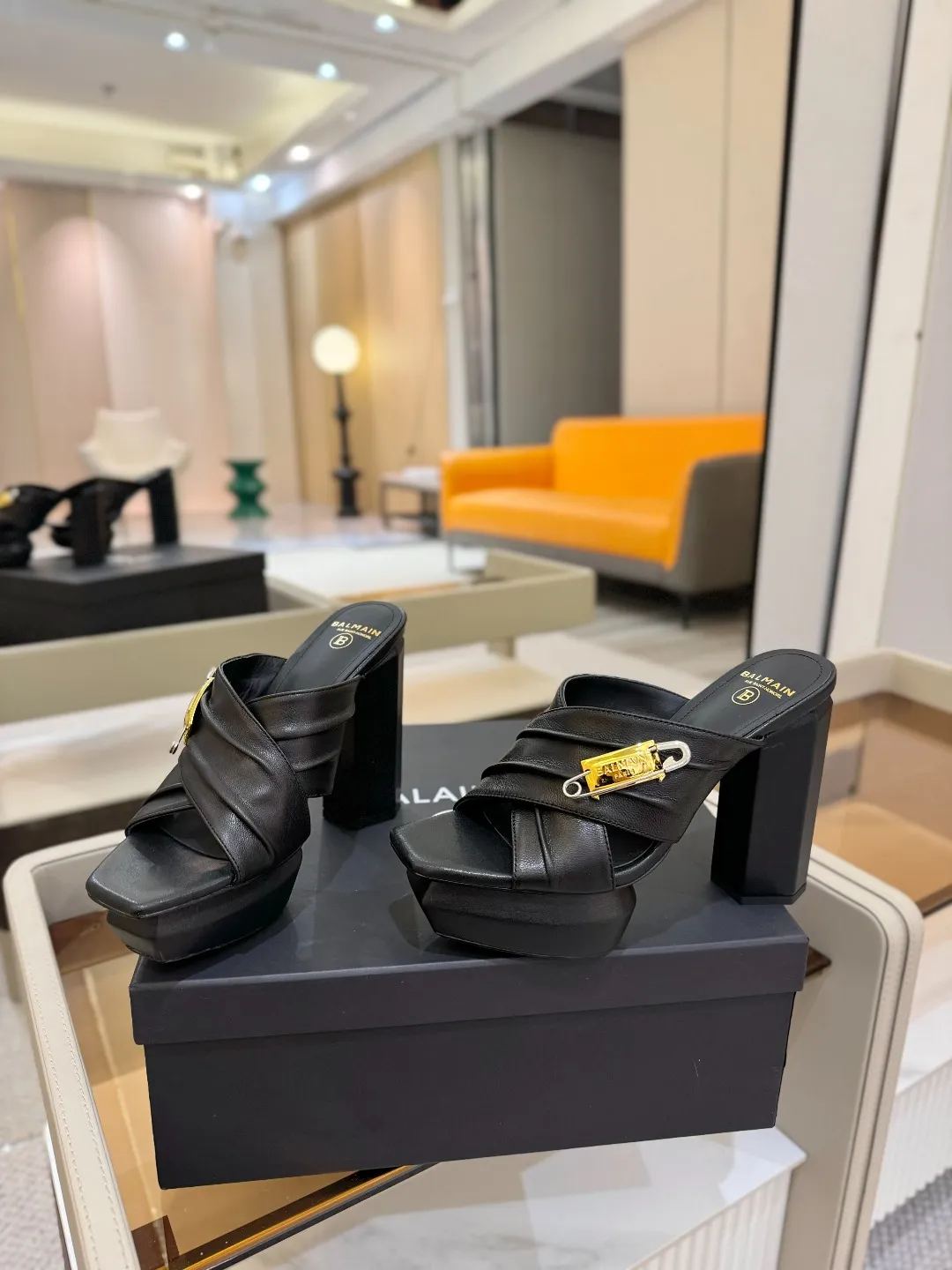 Balmain ブラック防水プラットフォームハイヒールスリッパ - 画像 (7)