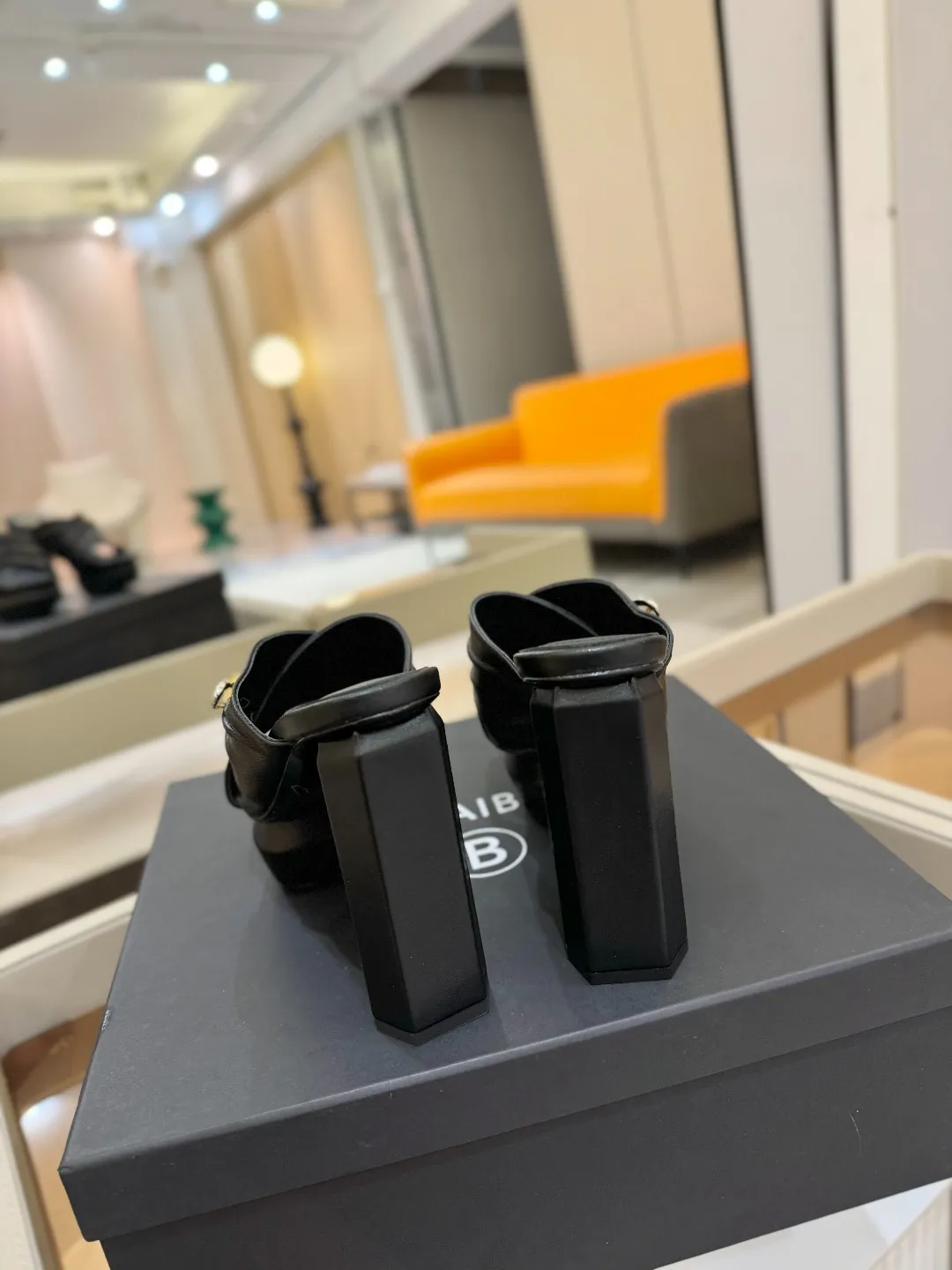 Balmain ブラック防水プラットフォームハイヒールスリッパ - 画像 (8)