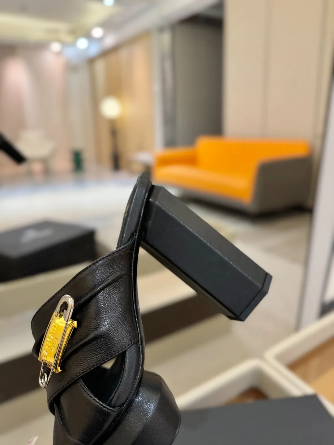 Balmain ブラック防水プラットフォームハイヒールスリッパ - 画像 (9)