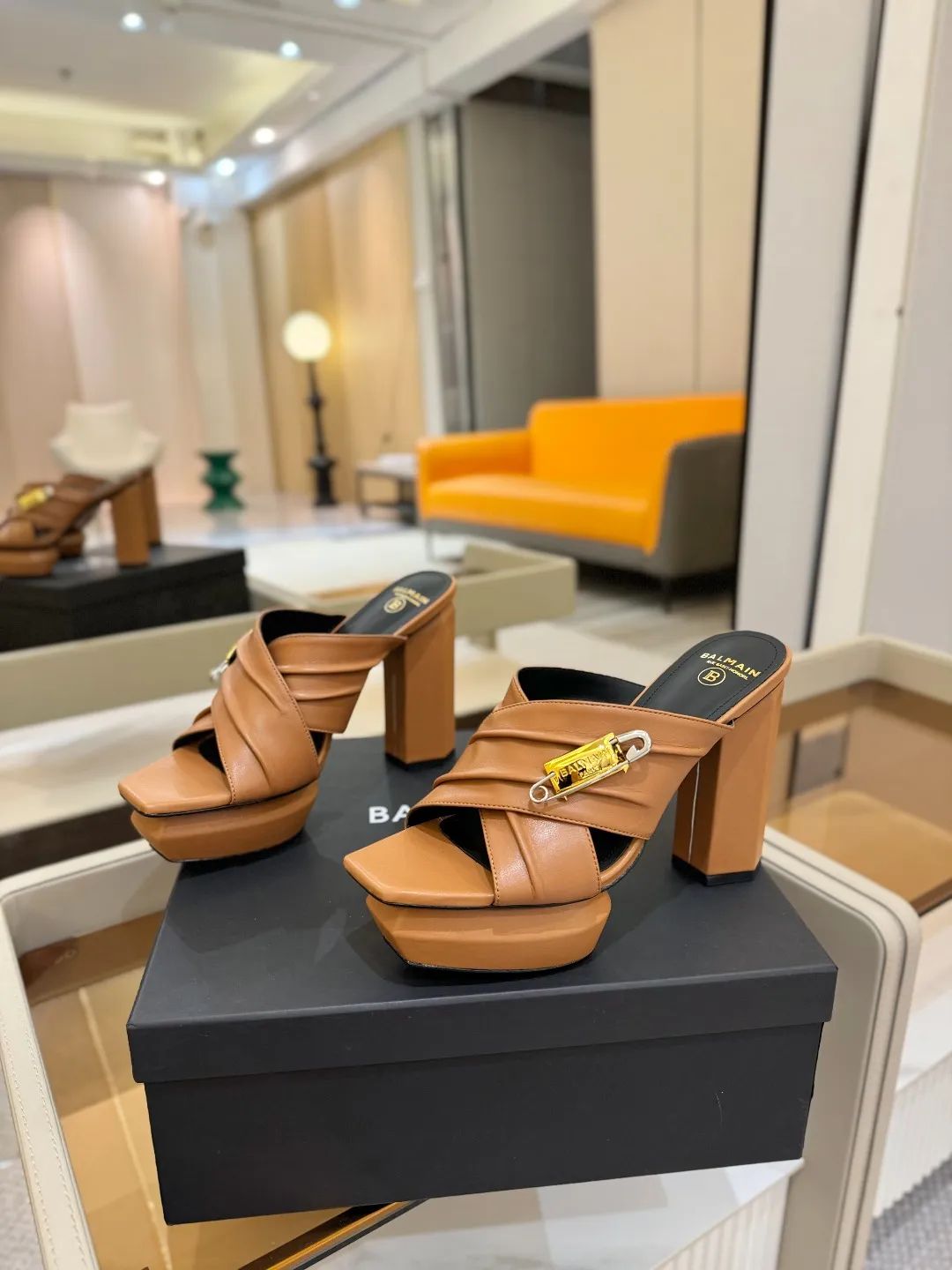 ピエールバルマン タン色 ファッションプラットフォームハイヒールスリッパ - 画像 (4)