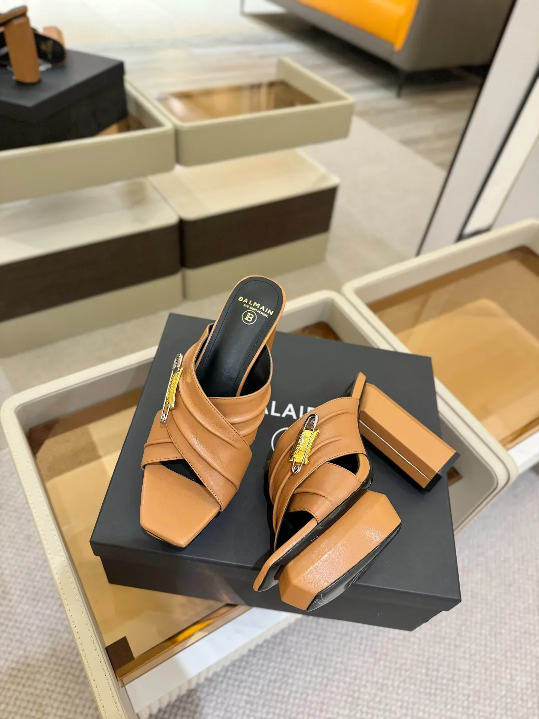 ピエールバルマン タン色 ファッションプラットフォームハイヒールスリッパ - 画像 (6)