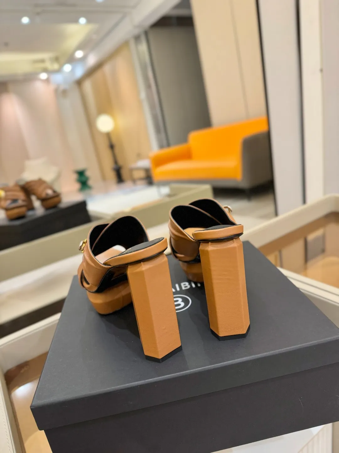 ピエールバルマン タン色 ファッションプラットフォームハイヒールスリッパ - 画像 (8)