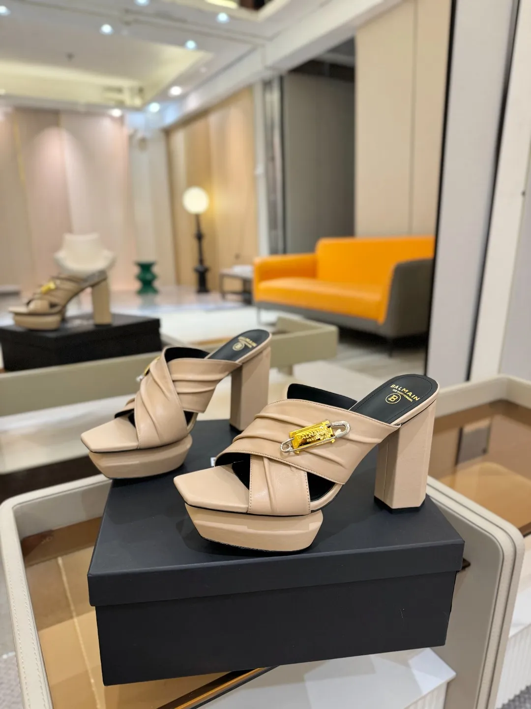 Balmain 2025 防水プラットフォームハイヒールのスリッパ ベージュ ファッション - 画像 (4)