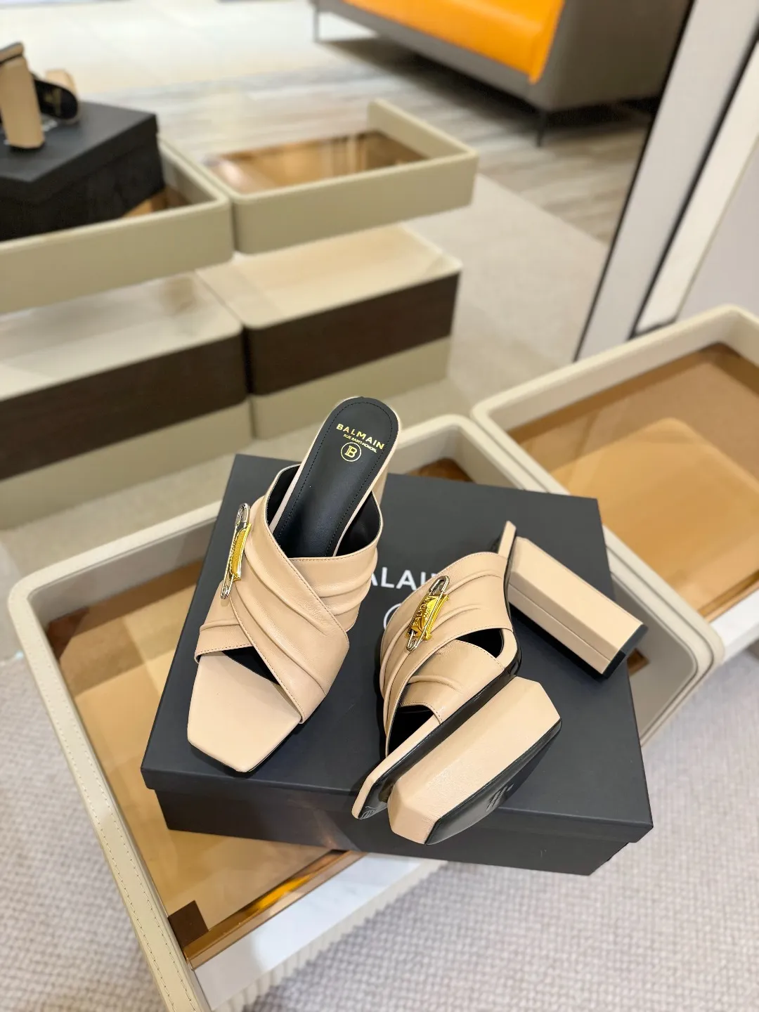 Balmain 2025 防水プラットフォームハイヒールのスリッパ ベージュ ファッション - 画像 (7)