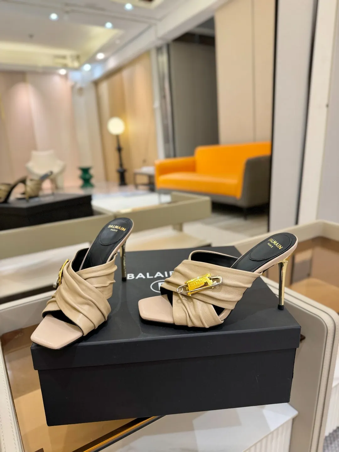 Balmain ベージュ ハイヒールのスリッパ ファッション - 画像 (6)