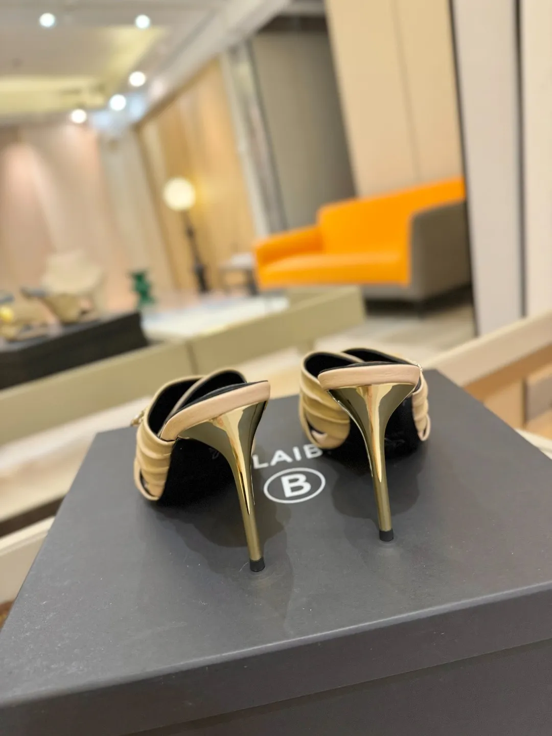 Balmain ベージュ ハイヒールのスリッパ ファッション - 画像 (8)