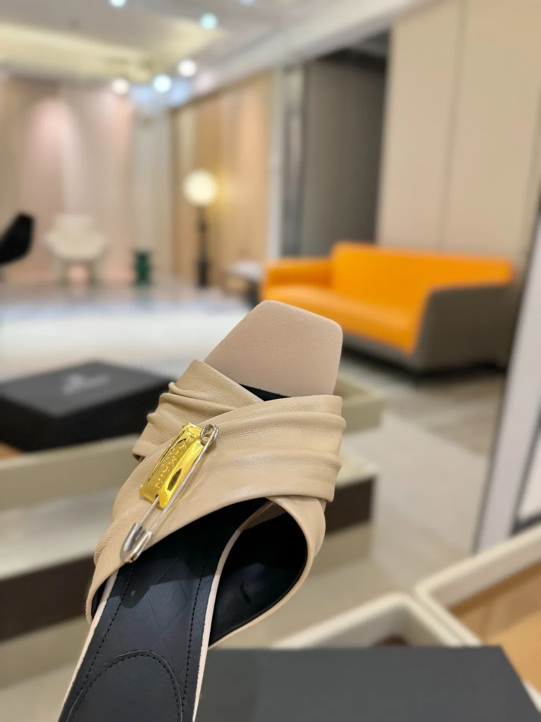 Balmain ベージュ ハイヒールのスリッパ ファッション - 画像 (10)