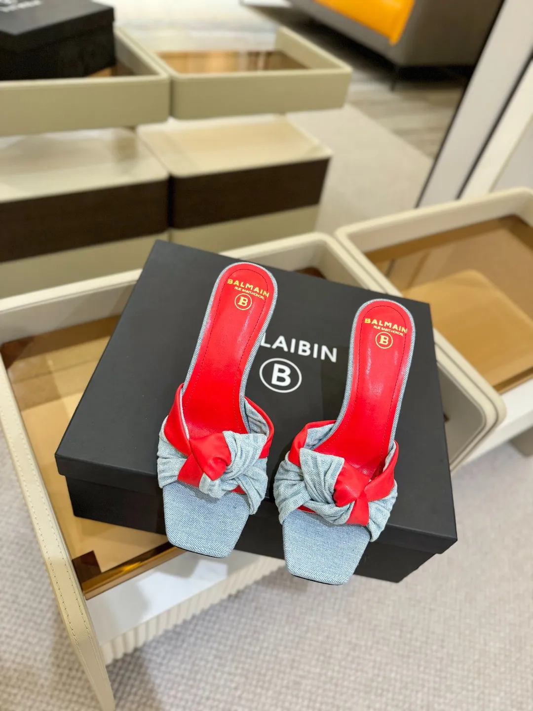 Balmain レッドリボンハイヒールのスリッパ ブルー - 画像 (5)