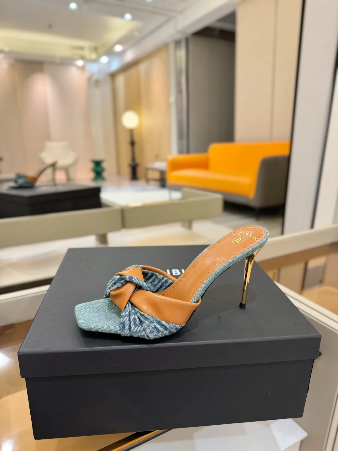 Balmain ブルー ファッション ハイヒールのスリッパ