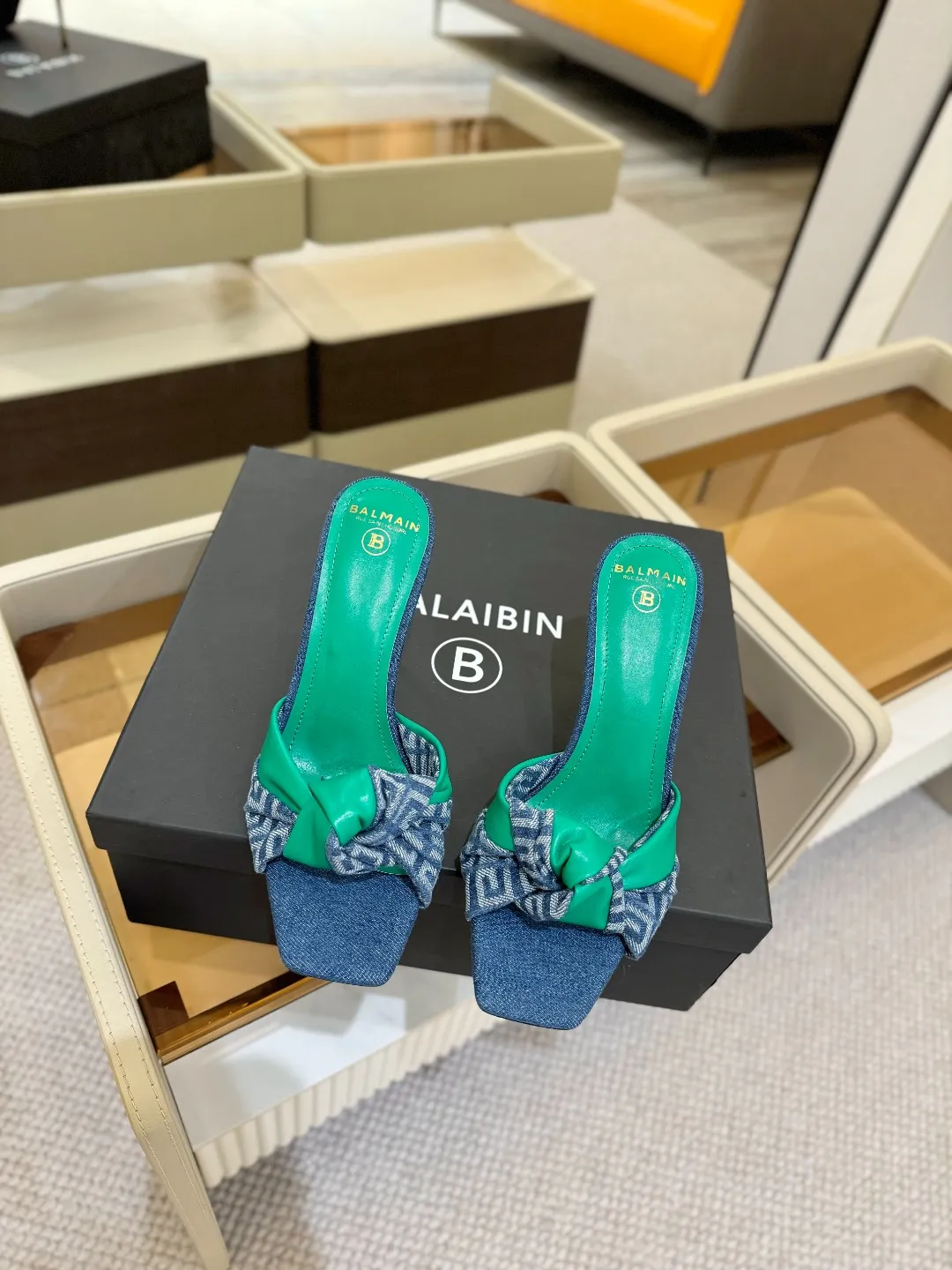 ピエールバルマン グリーン リボンデザイン スリッパ - 画像 (5)