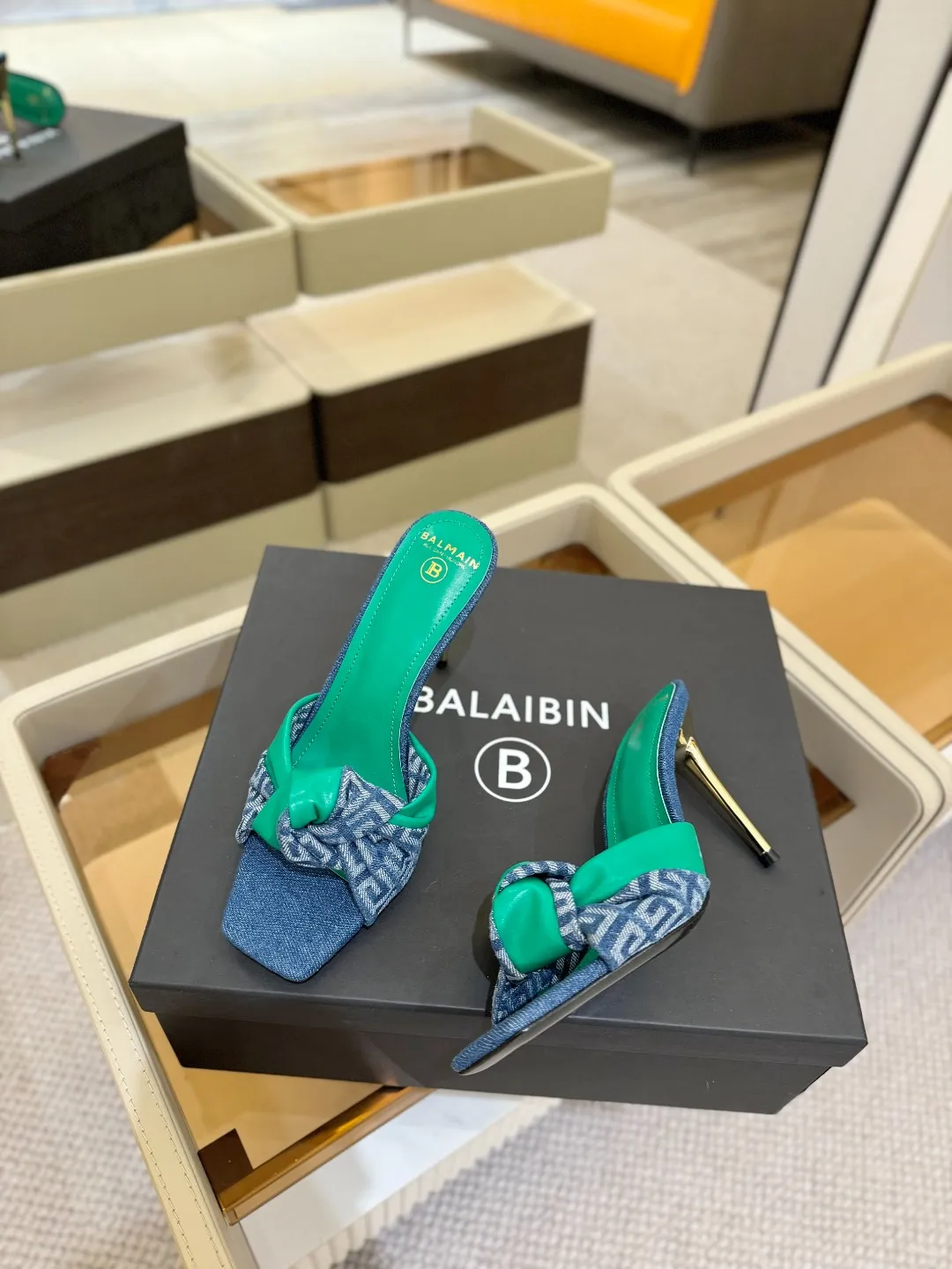 ピエールバルマン グリーン リボンデザイン スリッパ - 画像 (6)