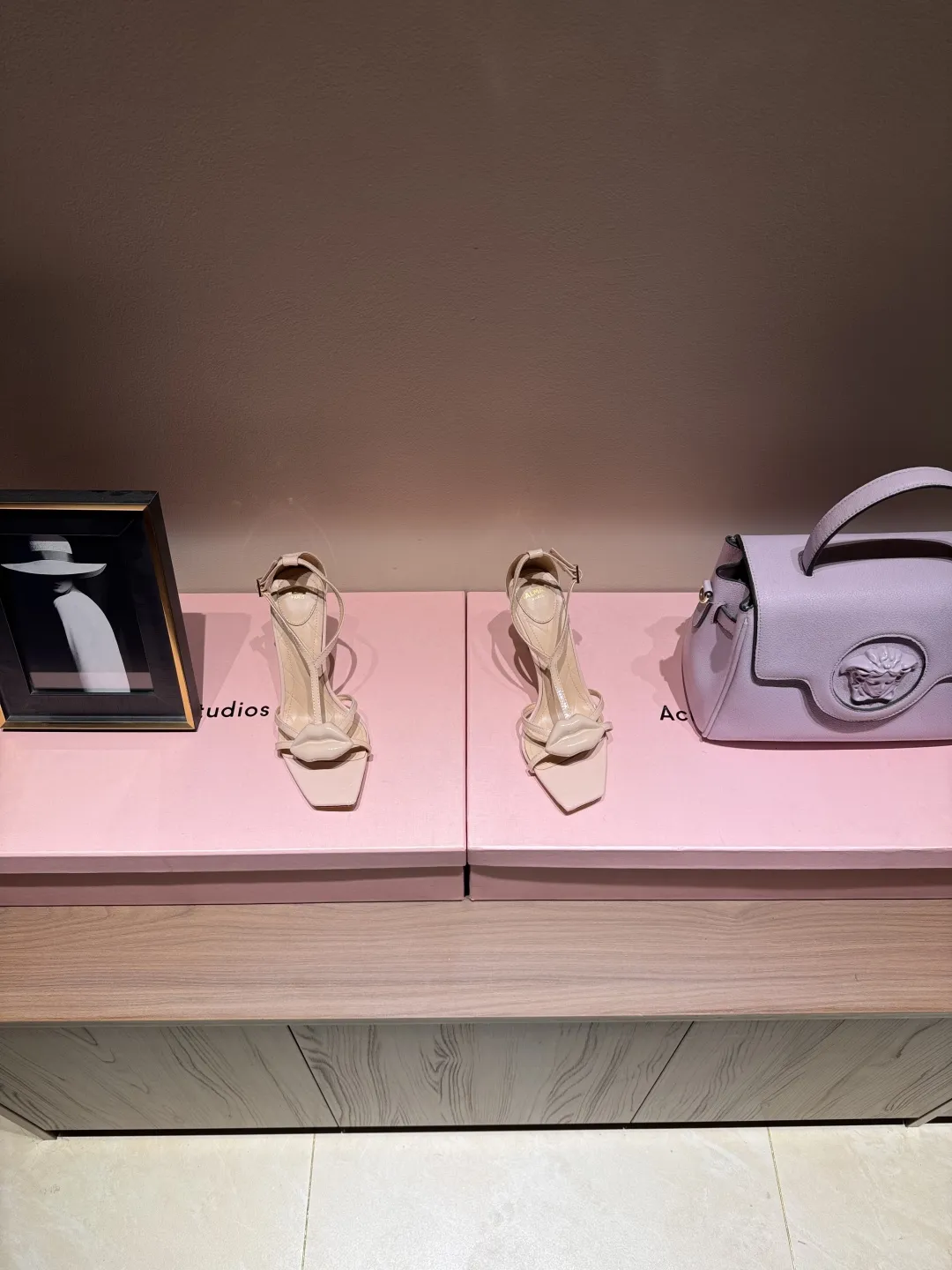 Balmainバレマン2025春夏ニューアイテム高品質なモデル四角い頭ハイヒールサンダル - 画像 (4)